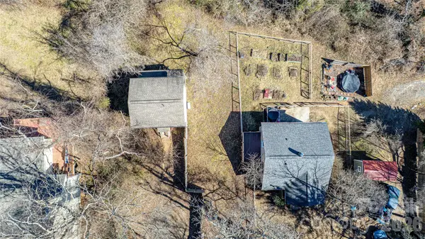 105 Adams Hill RD, Asheville, NC 28806