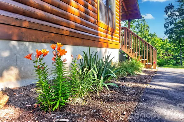 545 Mountain Crest DR S, Marion, NC 28752