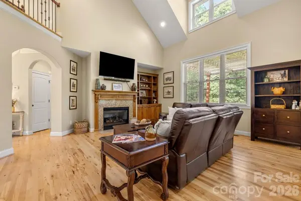 4266 Barbrick ST, Sherrills Ford, NC 28673