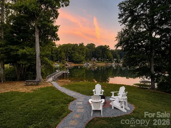 383 Sundown RD, Mooresville, NC 28117