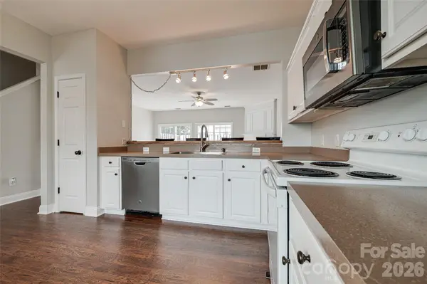 3186 Mannington DR, Charlotte, NC 28270