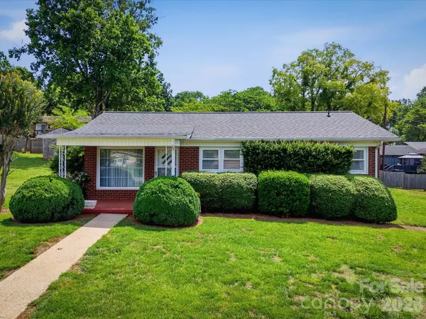 132 Starmount CIR #85-88, Morganton, NC 28655