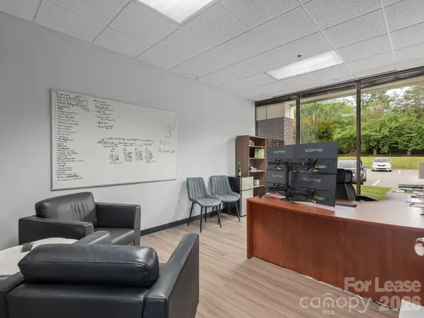 300 Ridgefield CT #310, Asheville, NC 28806