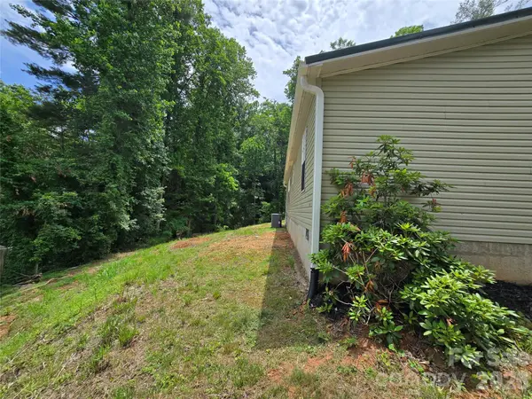 2094 Wilson RD, Asheville, NC 28806