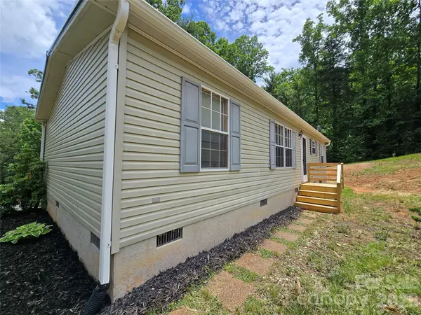 2094 Wilson RD, Asheville, NC 28806