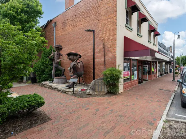 101 N Main ST, Waynesville, NC 28786