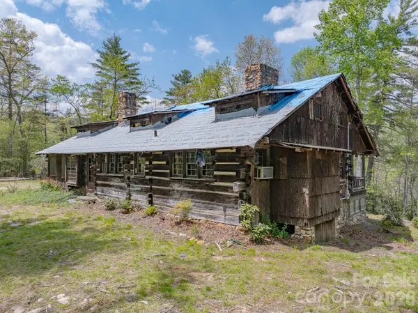 1971 Swiss Pine Lake DR, Spruce Pine, NC 28777