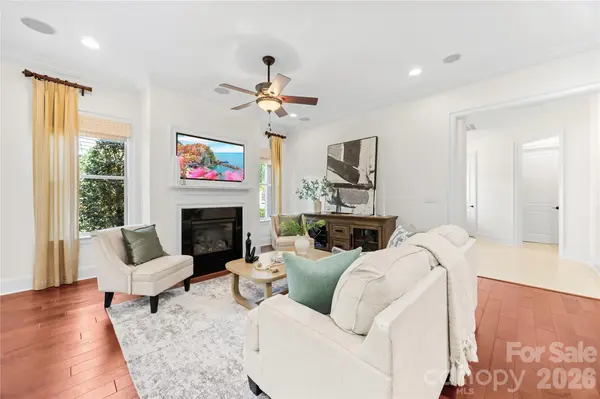 124 Chimney Rock CT, Denver, NC 28037