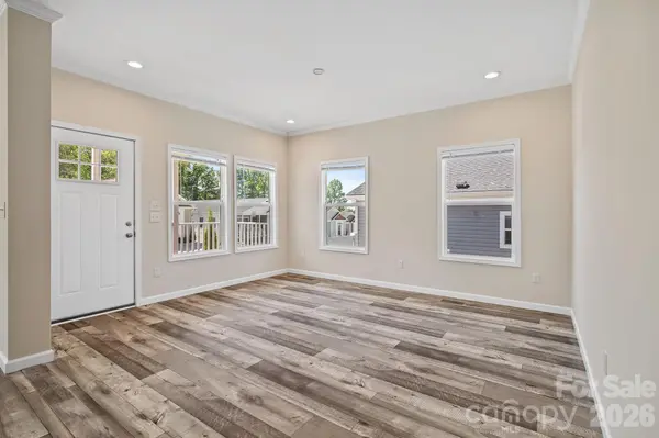 121 Bellamy RD, Asheville, NC 28806