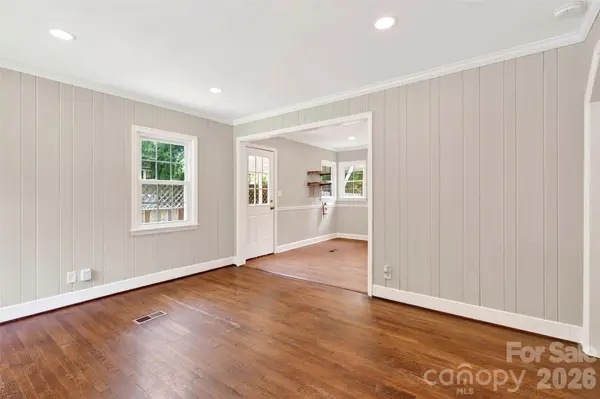24 Dallas ST, Asheville, NC 28806