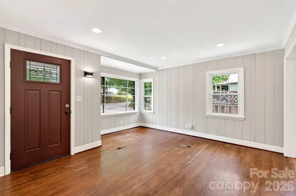 24 Dallas ST, Asheville, NC 28806