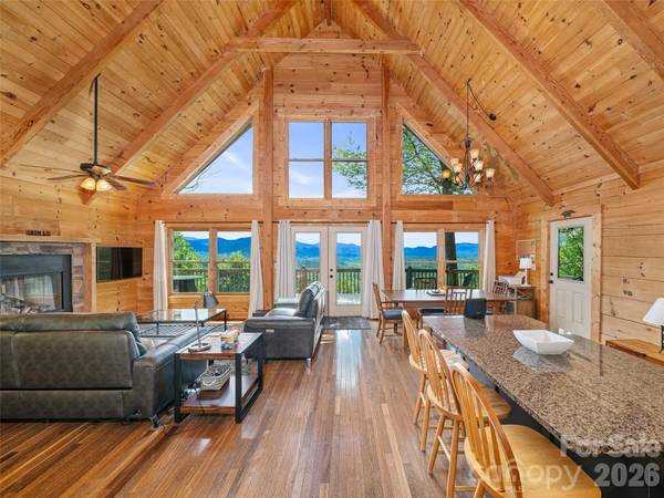 483 Birdie LN, Bakersville, NC 28705