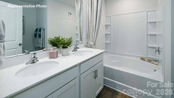 632 17th Avenue DR NE, Hickory, NC 28601