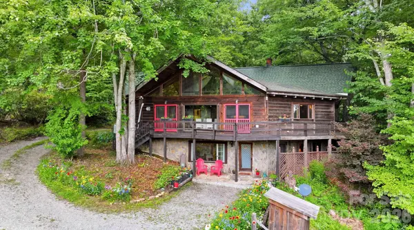 429 Biodome DR, Waynesville, NC 28785