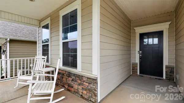 390 Secretariat DR, Iron Station, NC 28080