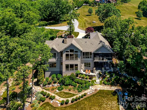 236 Summerset DR, Hendersonville, NC 28792