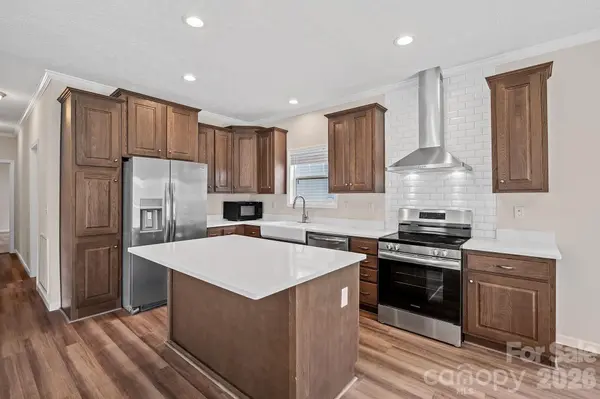 125 Bellamy RD, Asheville, NC 28806