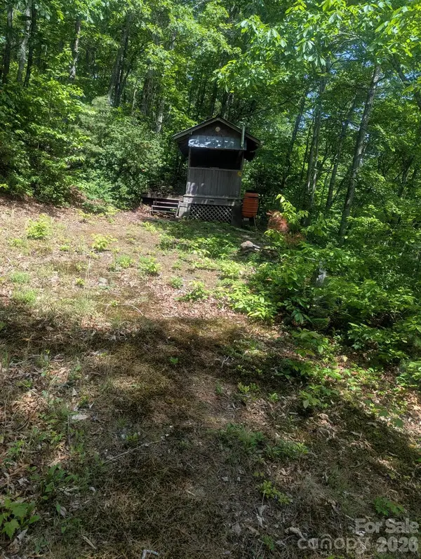 1662 Penley RD, Lenoir, NC 28645