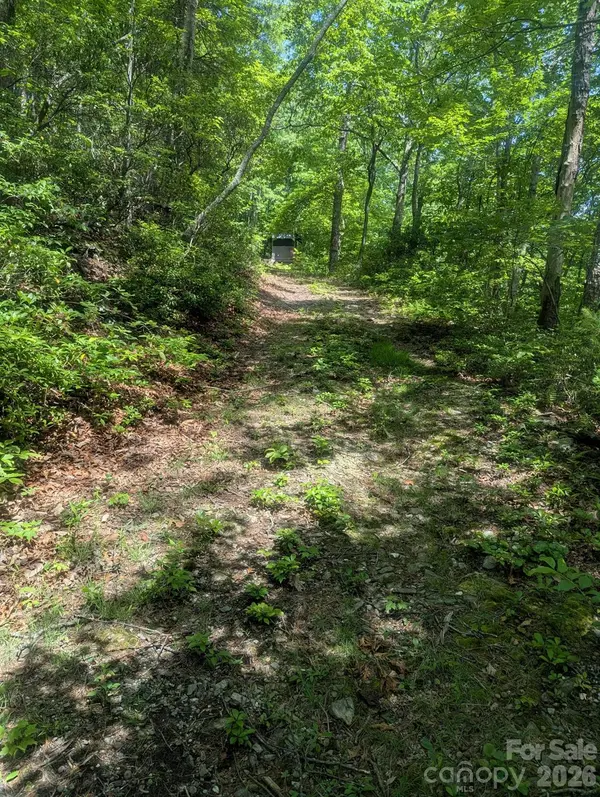 1662 Penley RD, Lenoir, NC 28645