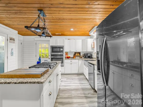 679 Solomon Jones RD, Cedar Mountain, NC 28718