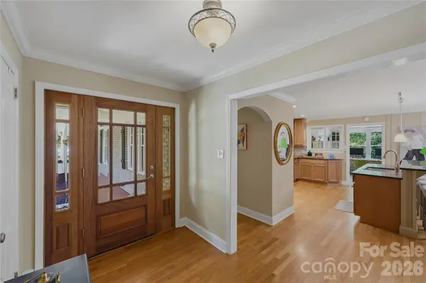 6014 Glenridge RD, Charlotte, NC 28211