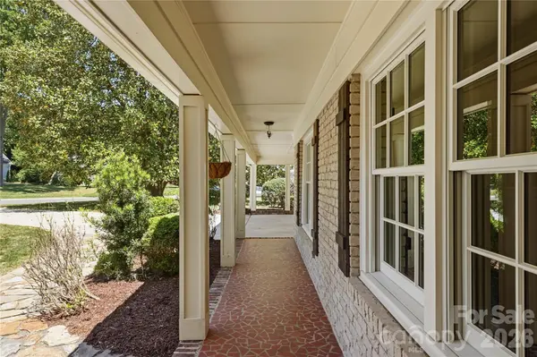 6014 Glenridge RD, Charlotte, NC 28211