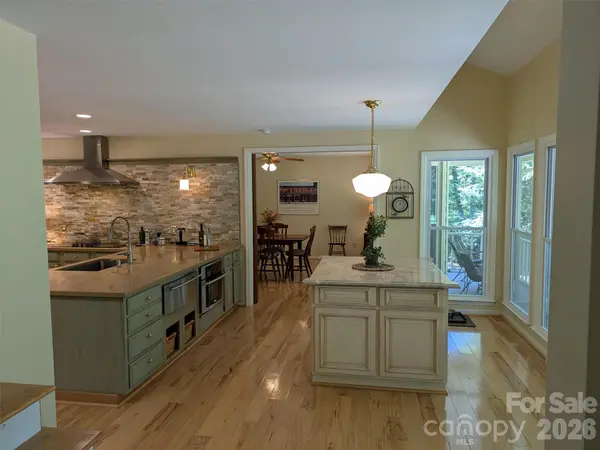 675 Fox Run LN, Tryon, NC 28782