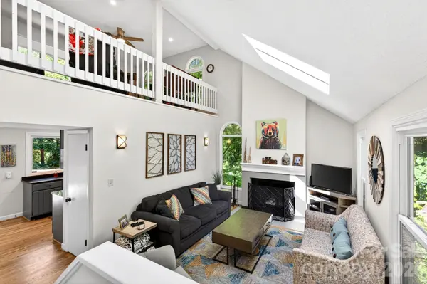 450 Elk Mountain Scenic HWY, Asheville, NC 28804