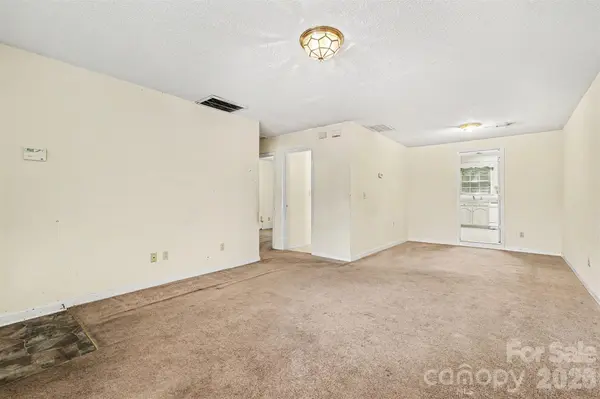 808 Floyd LN, Gastonia, NC 28052