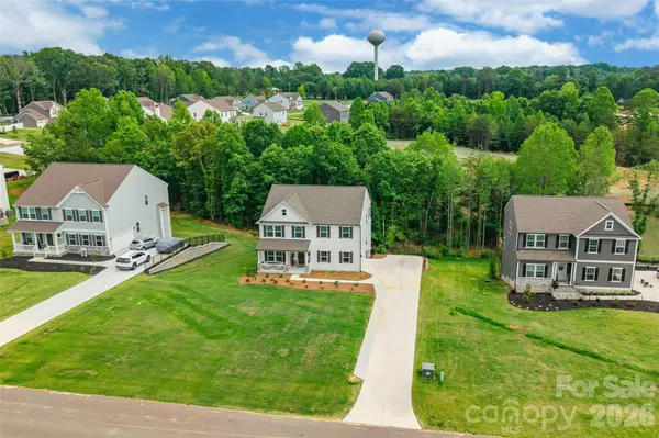 121 Tangle River DR, Statesville, NC 28677