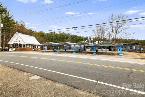 670 Oak AVE, Spruce Pine, NC 28777
