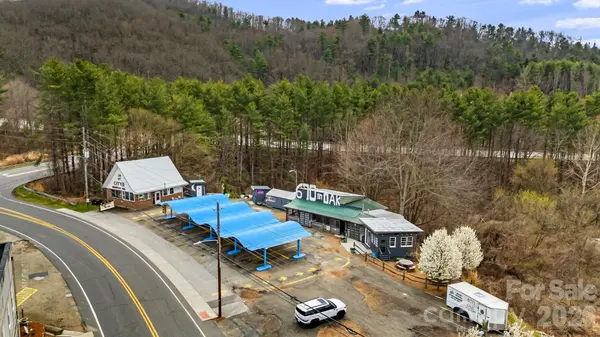 670 Oak AVE, Spruce Pine, NC 28777