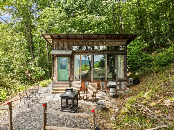 553 Paradise Mountain RD, Canton, NC 28716