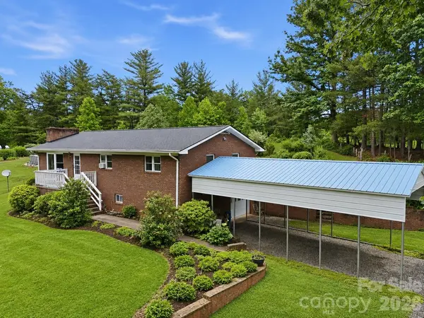 22 Webb Hill RD, Leicester, NC 28748