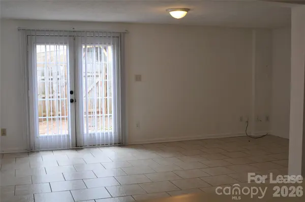 9626-C Vinca CIR, Charlotte, NC 28213