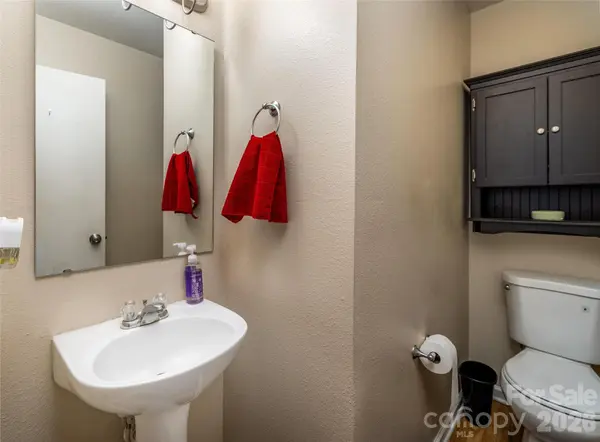 7343 Fox Point DR, Charlotte, NC 28269