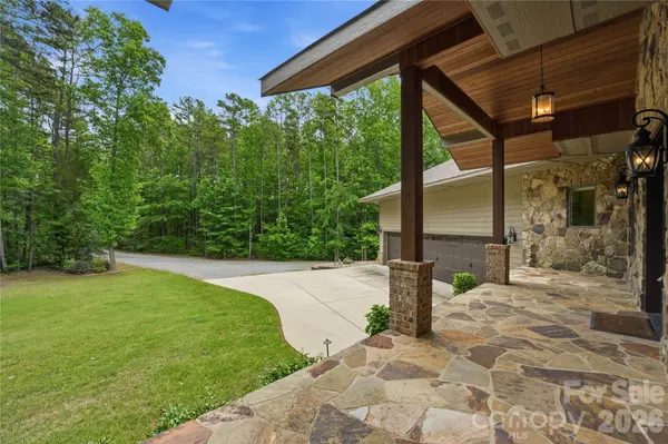 9860 Harvest LN, Davidson, NC 28036