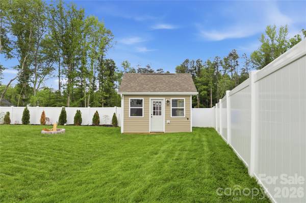 222 Moravian CT, Advance, NC 27006