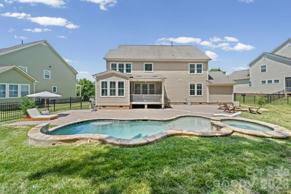 163 Monteray Oaks CIR, Fort Mill, SC 29715