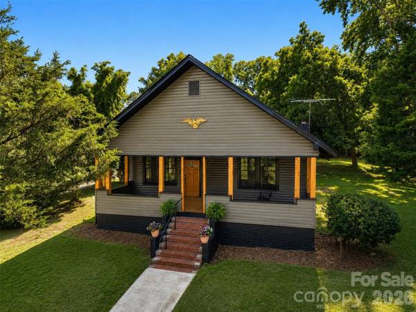 32 Pinecrest AVE, Great Falls, SC 29055
