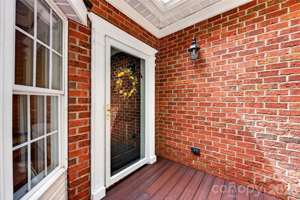 8847 Grand Oak DR, Charlotte, NC 28277