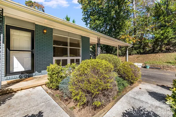 26 Elkmont DR, Asheville, NC 28804