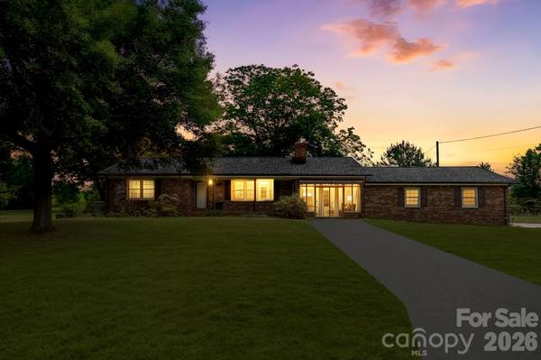 2829 Bettis RD, Grover, NC 28073