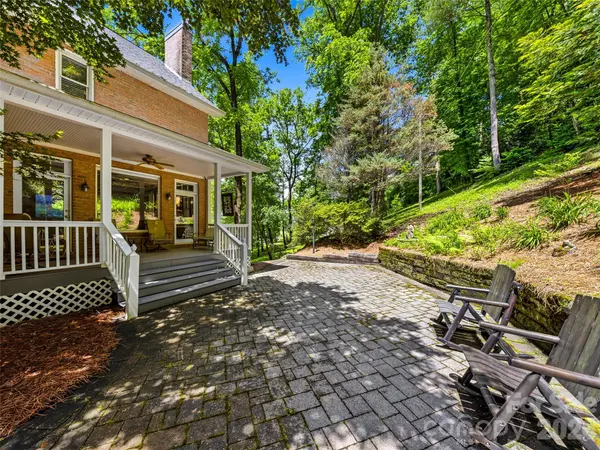 243 Poplar LN, Pisgah Forest, NC 28712