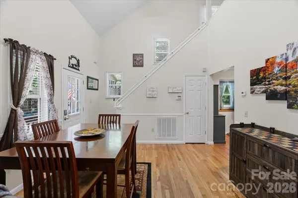 122 Arnold HTS, Waynesville, NC 28786
