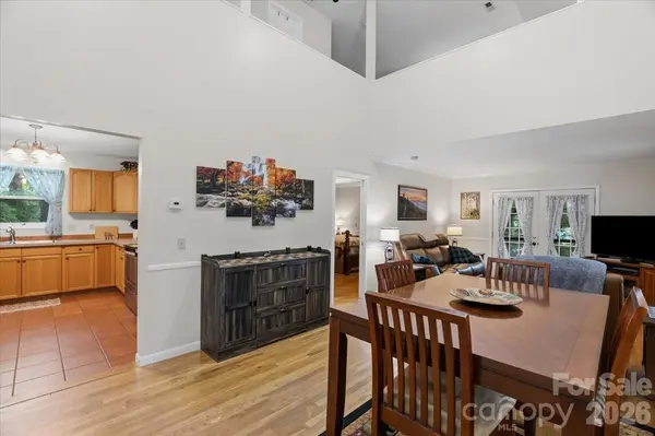 122 Arnold HTS, Waynesville, NC 28786