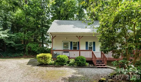 122 Arnold HTS, Waynesville, NC 28786
