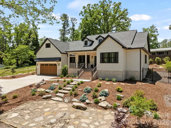 710 Knollwood DR, Hendersonville, NC 28791