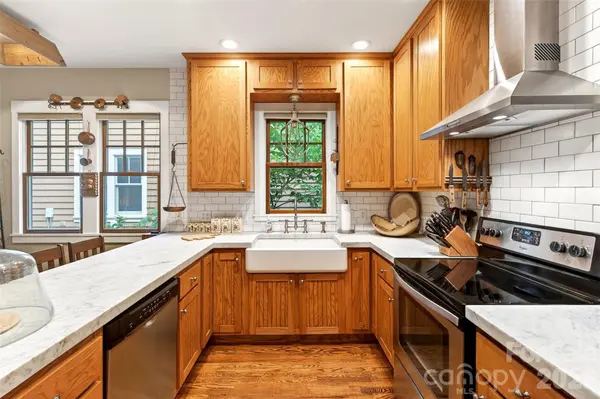 52 Cheshire DR, Black Mountain, NC 28711
