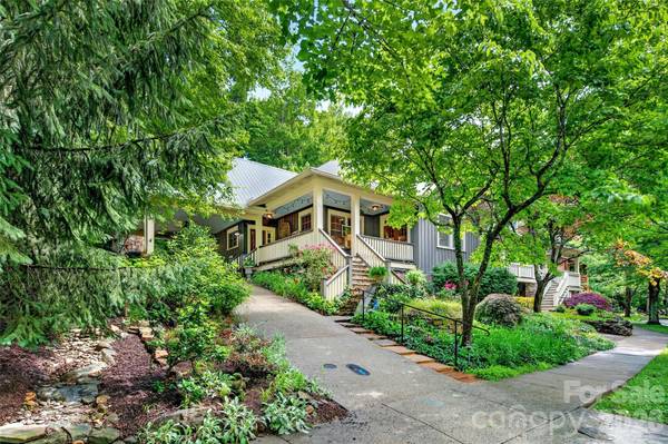 52 Cheshire DR, Black Mountain, NC 28711